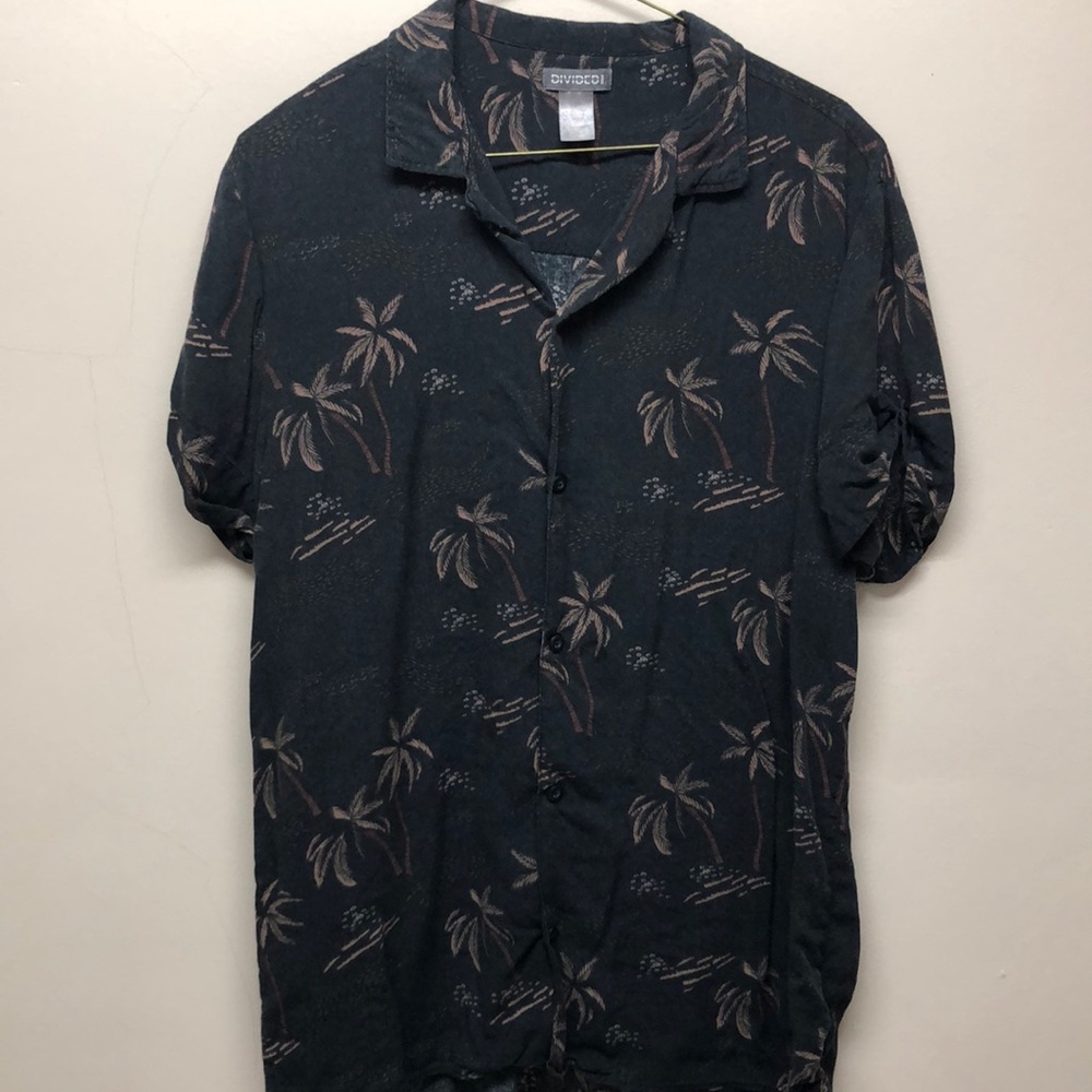 H&M Divided Tropical Short Sleeve Button Down Shirt